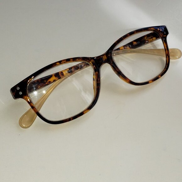 Tortoise Shell Women's Glasses - Picture 2 of 9